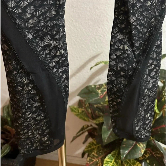 Lululemon Athletica leggings size 4 - Picture 6 of 8